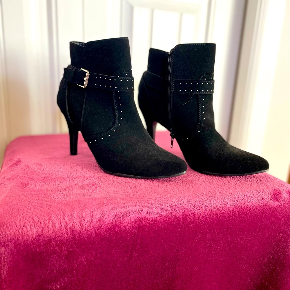 Pointed booties